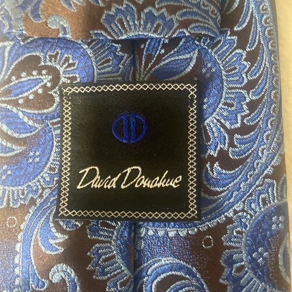 100% silk David Donahue necktie - Picture 2 of 3